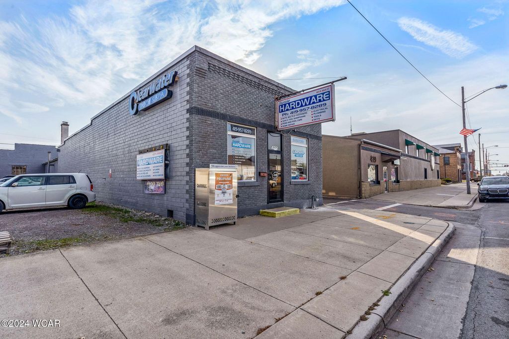 Photo of 423 N Main Street, Findlay, OH 45840 (MLS # 309966)