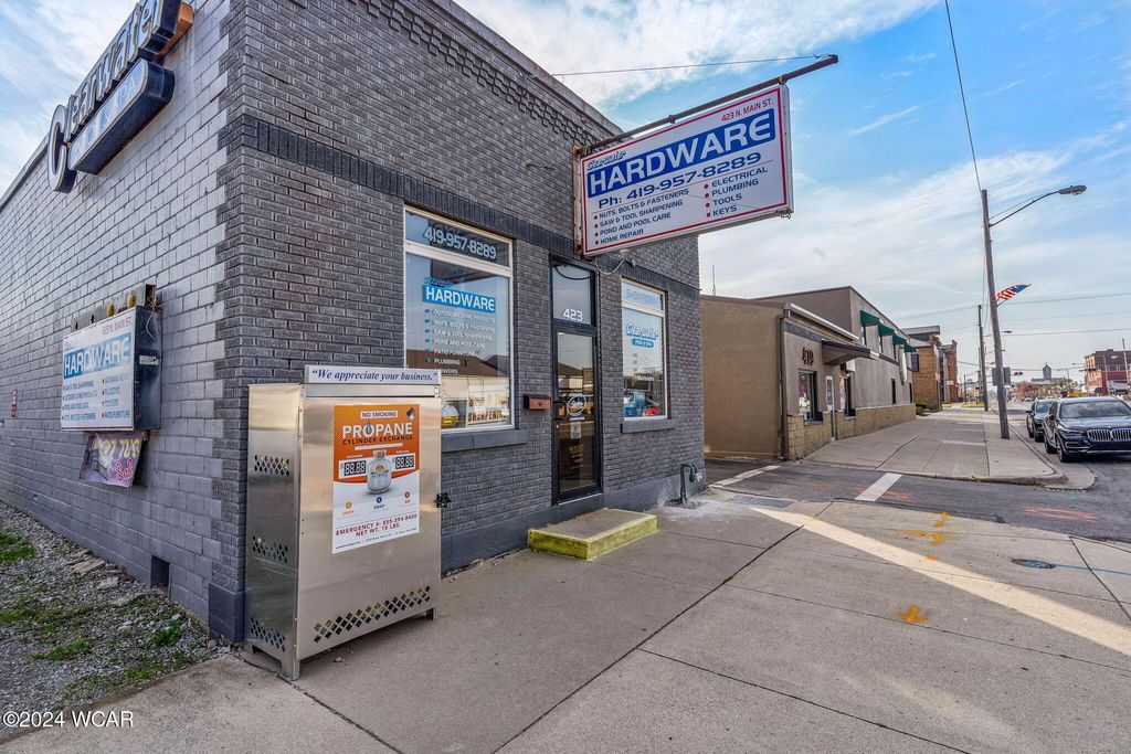 Photo of 423 N Main Street, Findlay, OH 45840 (MLS # 309966)