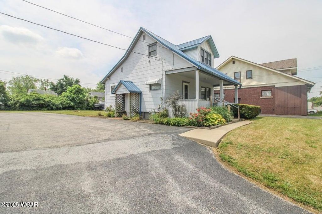 Photo of 1517 Allentown Road, Lima, OH 45805 (MLS # 308524)