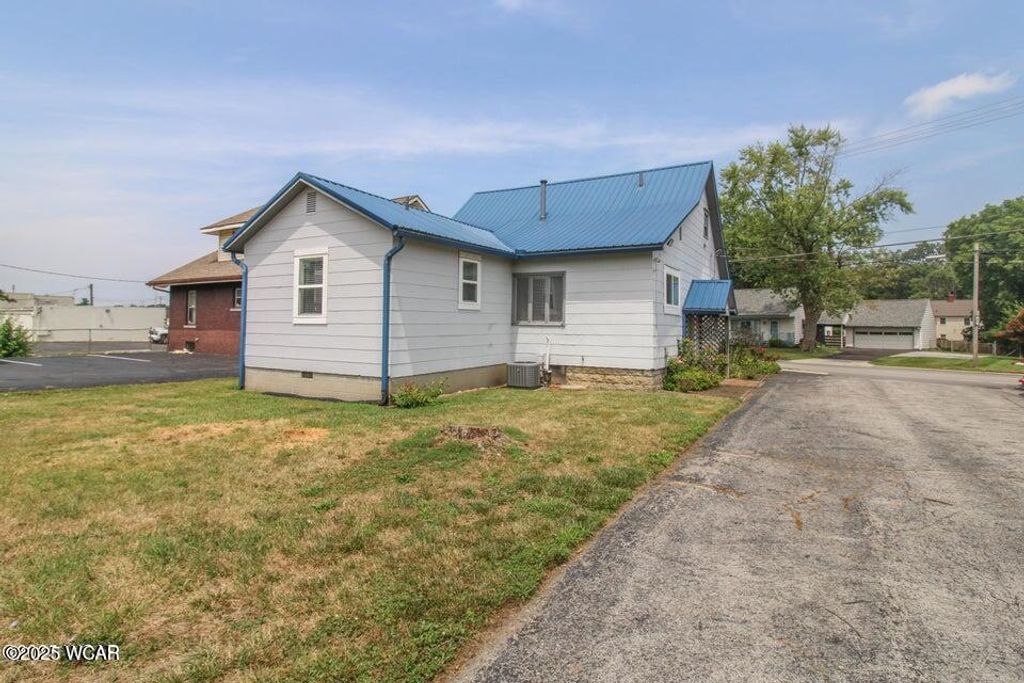 Photo of 1517 Allentown Road, Lima, OH 45805 (MLS # 308524)