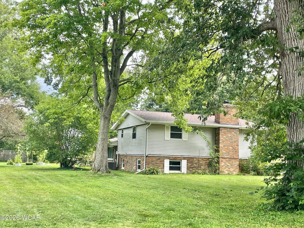 Photo of 3990 Ellen Drive, Lima, OH 45806 (MLS # 310970)