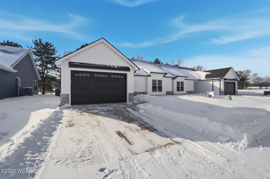 Photo of 2878 Autumn Lake Drive, Lima, OH 45801 (MLS # 309303)