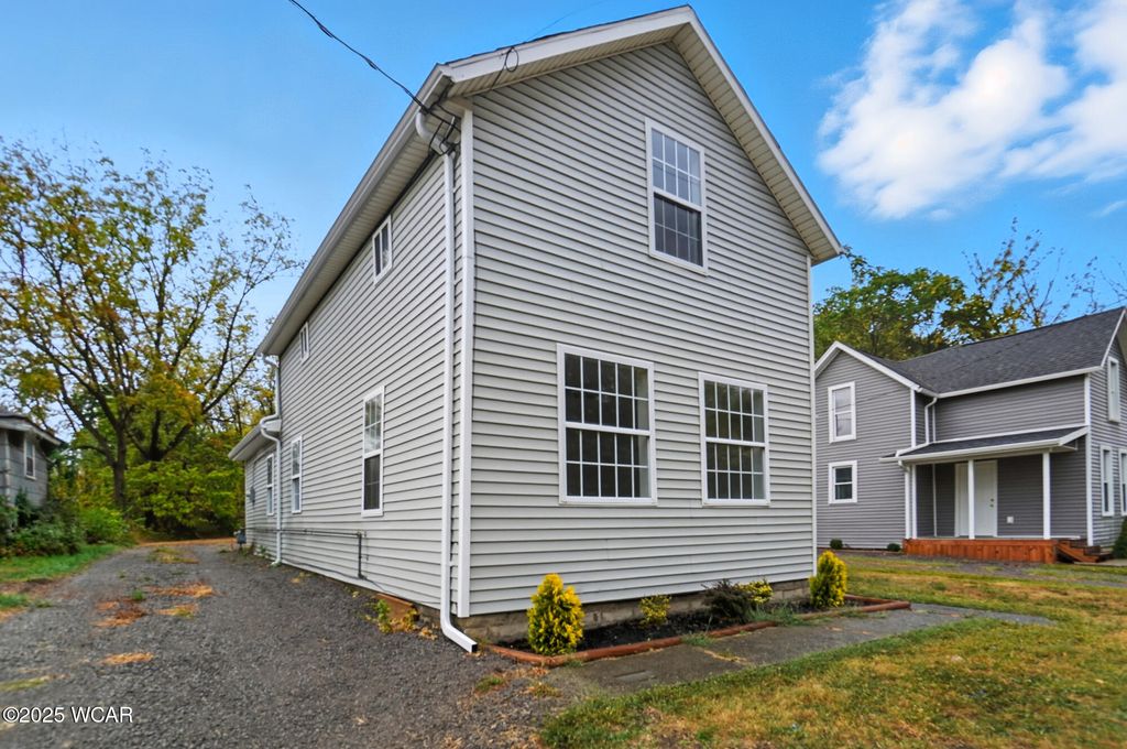 Photo of 865 E 4th Street, Lima, OH 45804 (MLS # 308317)