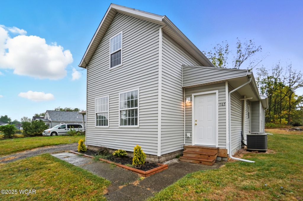 Photo of 865 E 4th Street, Lima, OH 45804 (MLS # 308317)