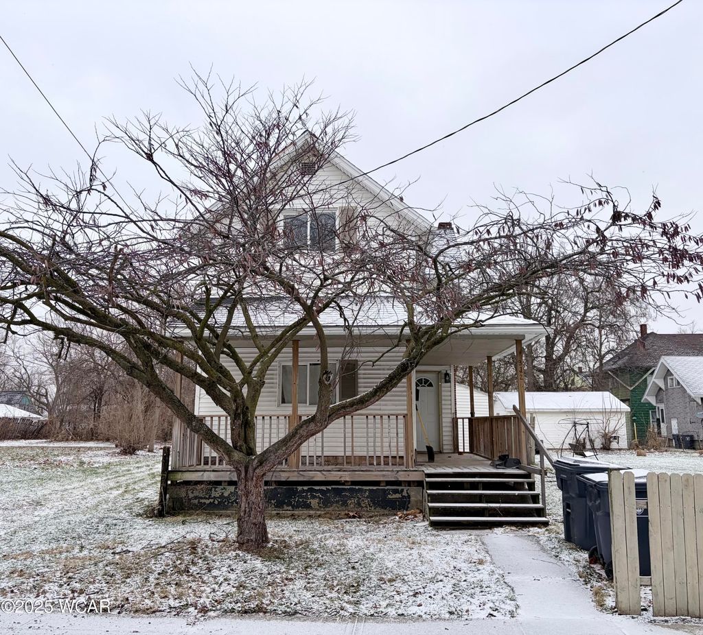 Photo of 312 W Vine Street, Lima, OH 45804 (MLS # 309062)