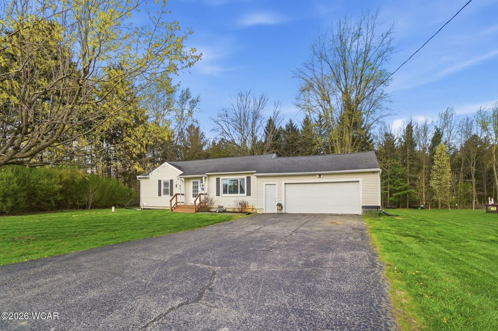 Photo of 2566 Grubb Road S, Lima, OH 45806 (MLS # 309913)
