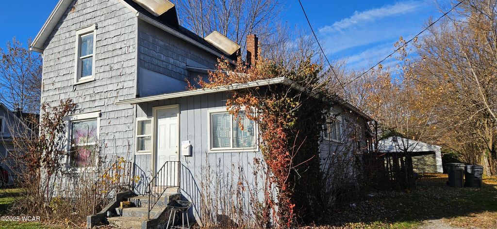 Photo of 721 E Albert Street, Lima, OH 45804 (MLS # 309078)