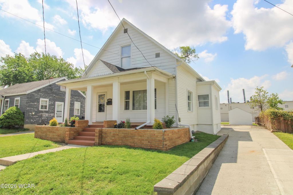 Photo of 623 Hazel Avenue, Lima, OH 45801 (MLS # 310282)