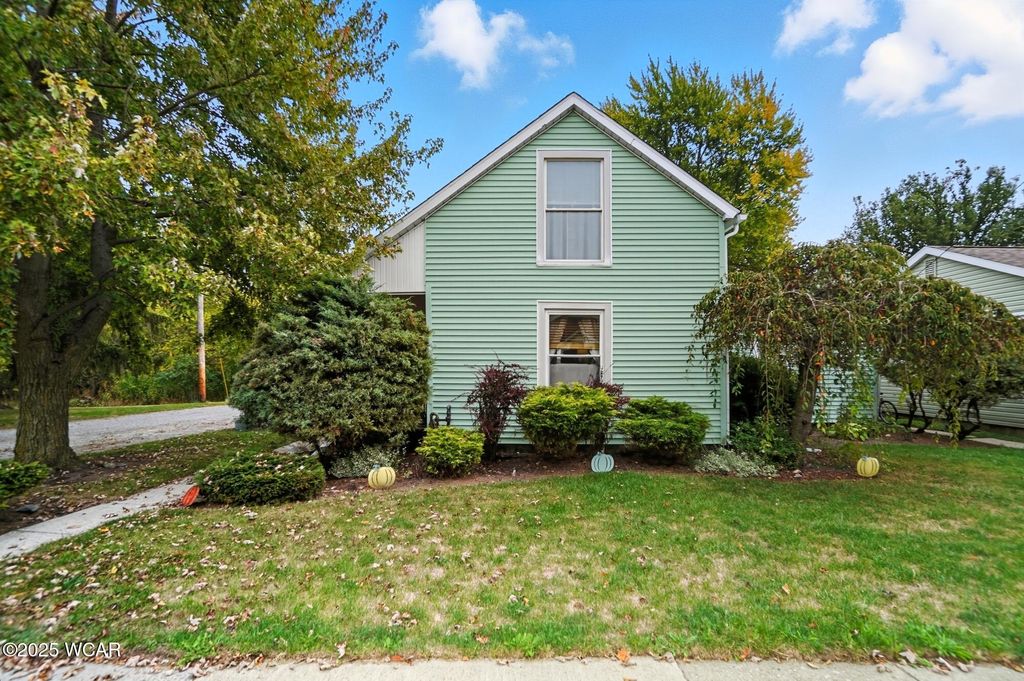 Photo of 1301 Fishlock Avenue, Findlay, OH 45840 (MLS # 308667)