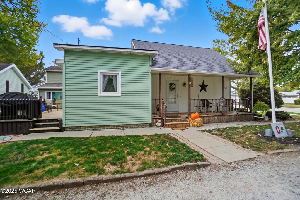 Photo of 1301 Fishlock Avenue, Findlay, OH 45840 (MLS # 308667)