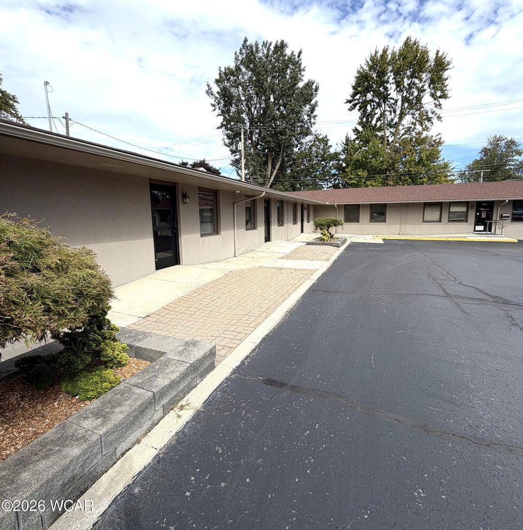 Photo of 1809 S Main Street, Findlay, OH 45840 (MLS # 311936)