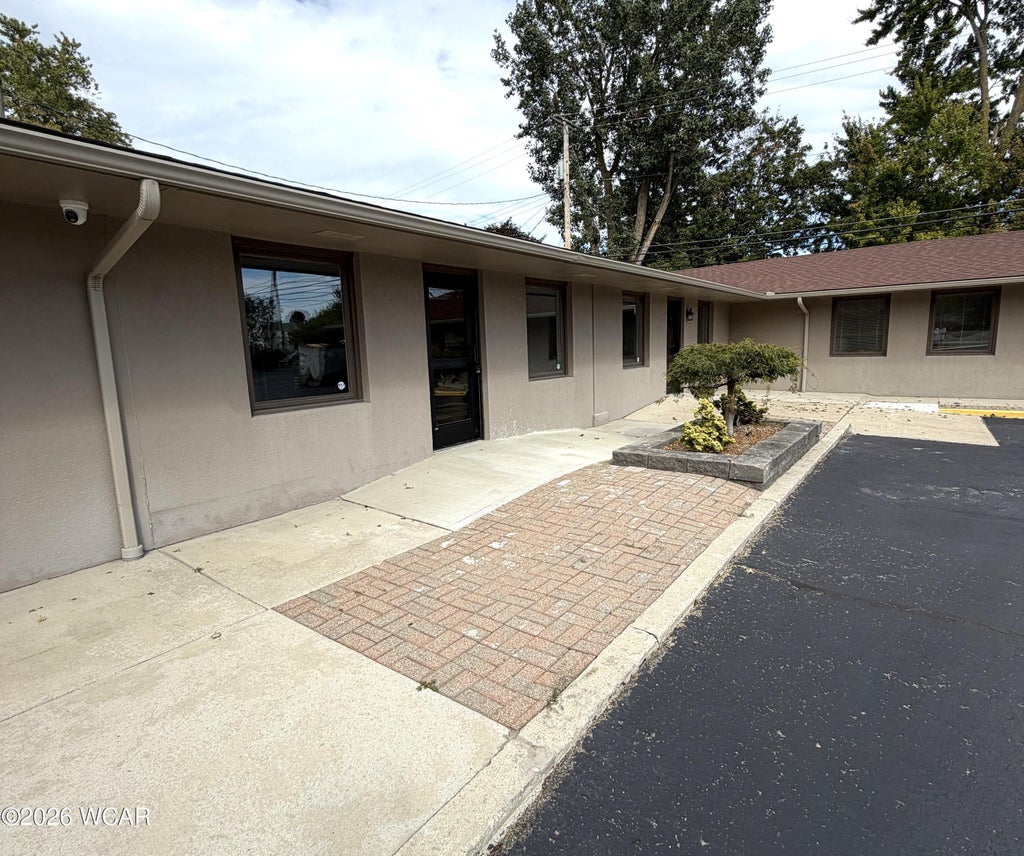 Photo of 1809 S Main Street, Findlay, OH 45840 (MLS # 311936)