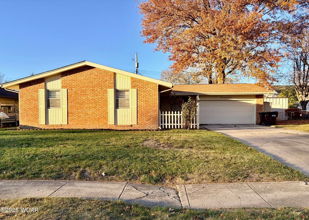 Photo of 2964 Hanover Dr Dr, Lima, OH 45805 (MLS # 308857)