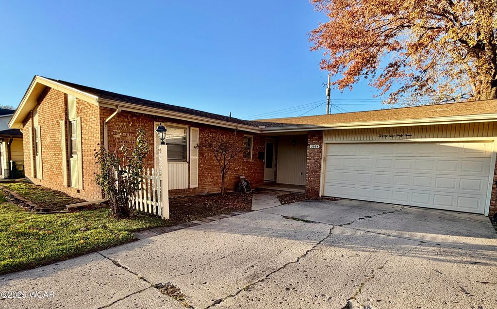 Photo of 2964 Hanover Dr Dr, Lima, OH 45805 (MLS # 308857)