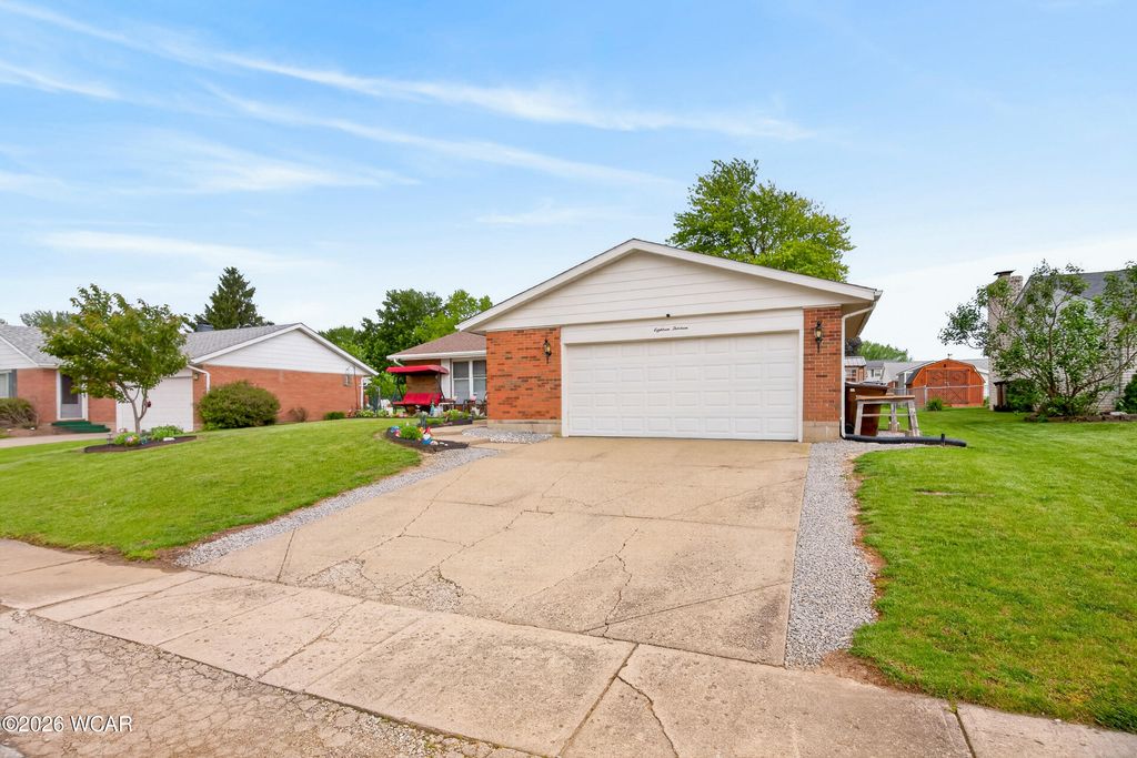 Photo of 1813 Britton Drive, Piqua, OH 45356 (MLS # 310218)