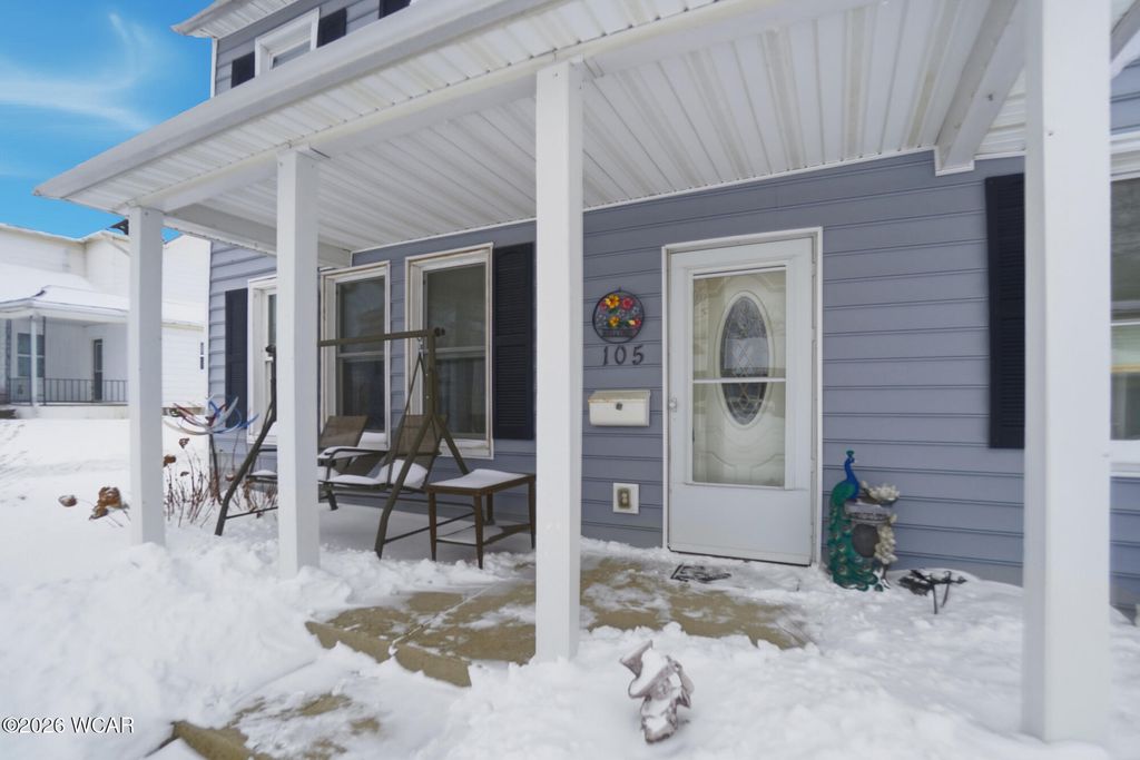 Photo of 105 E Pearl Street, Wapakoneta, OH 45895 (MLS # 309284)