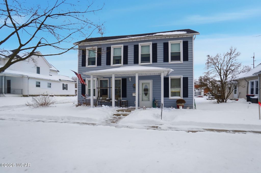 Photo of 105 E Pearl Street, Wapakoneta, OH 45895 (MLS # 309284)