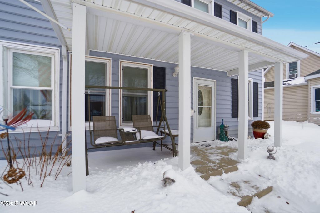 Photo of 105 E Pearl Street, Wapakoneta, OH 45895 (MLS # 309284)