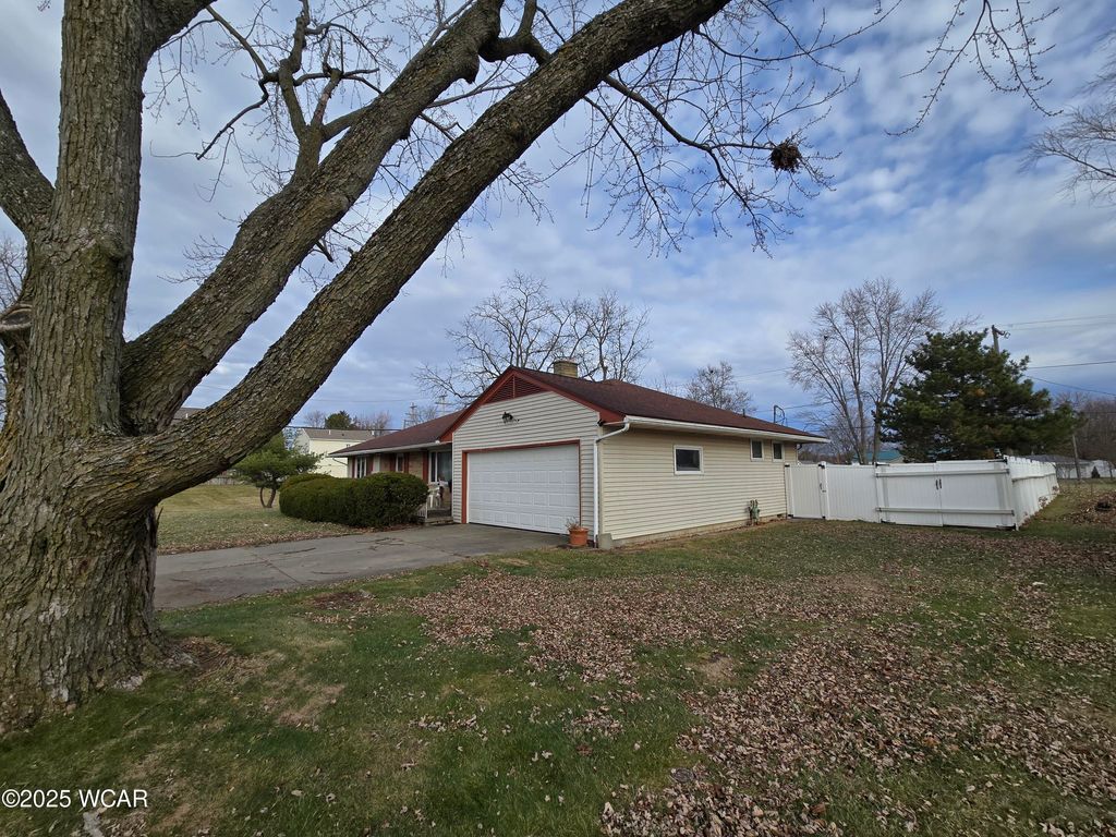 Photo of 916 S Main Street, Ada, OH 45810 (MLS # 309108)