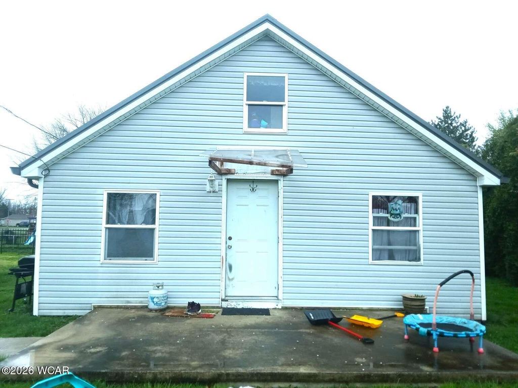 Photo of 614 E Lane Avenue, Lima, OH 45801 (MLS # 309956)