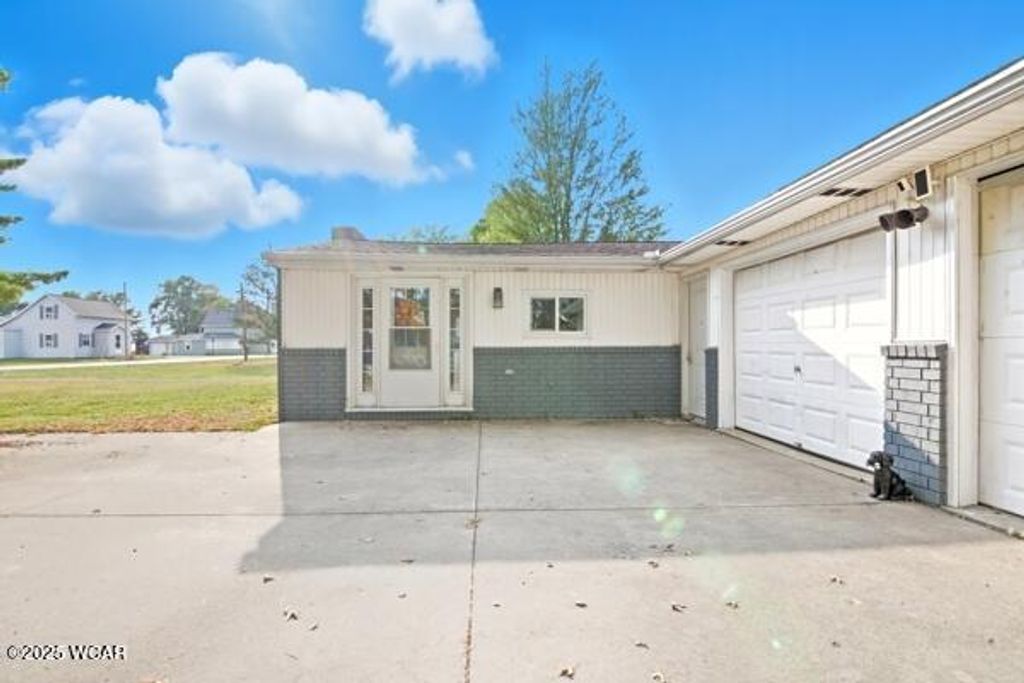 Photo of 207 E Hoffman Street, Ohio City, OH 45874 (MLS # 308263)