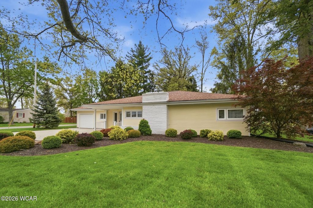 Photo of 3061 Inwood Drive, Lima, OH 45806 (MLS # 310168)