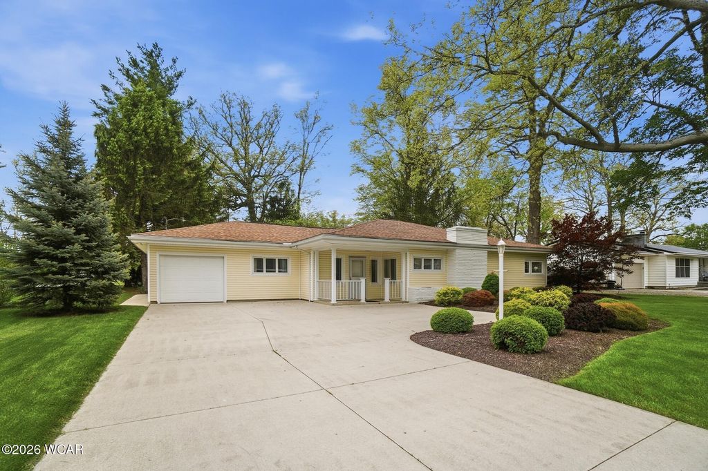 Photo of 3061 Inwood Drive, Lima, OH 45806 (MLS # 310168)