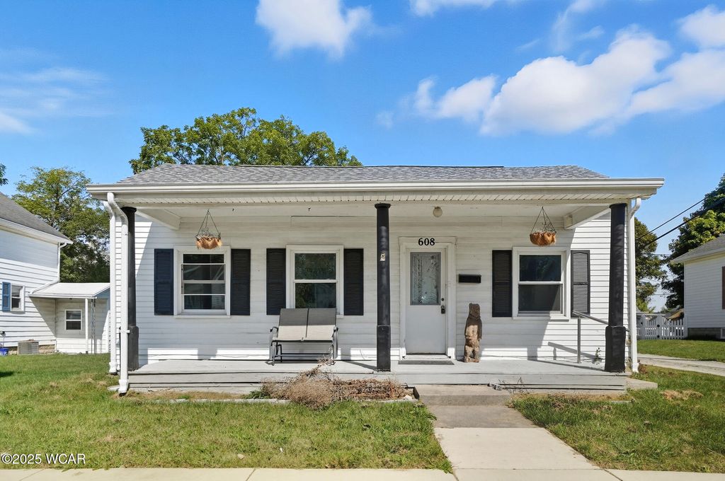 Photo of 608 W Benton Street, Wapakoneta, OH 45895 (MLS # 308434)