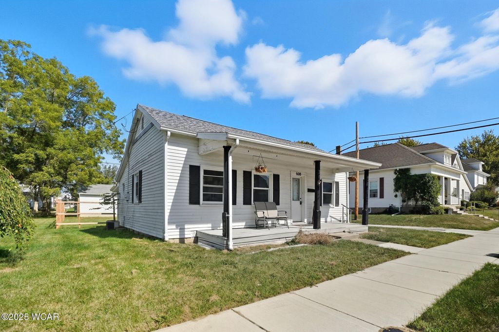 Photo of 608 W Benton Street, Wapakoneta, OH 45895 (MLS # 308434)