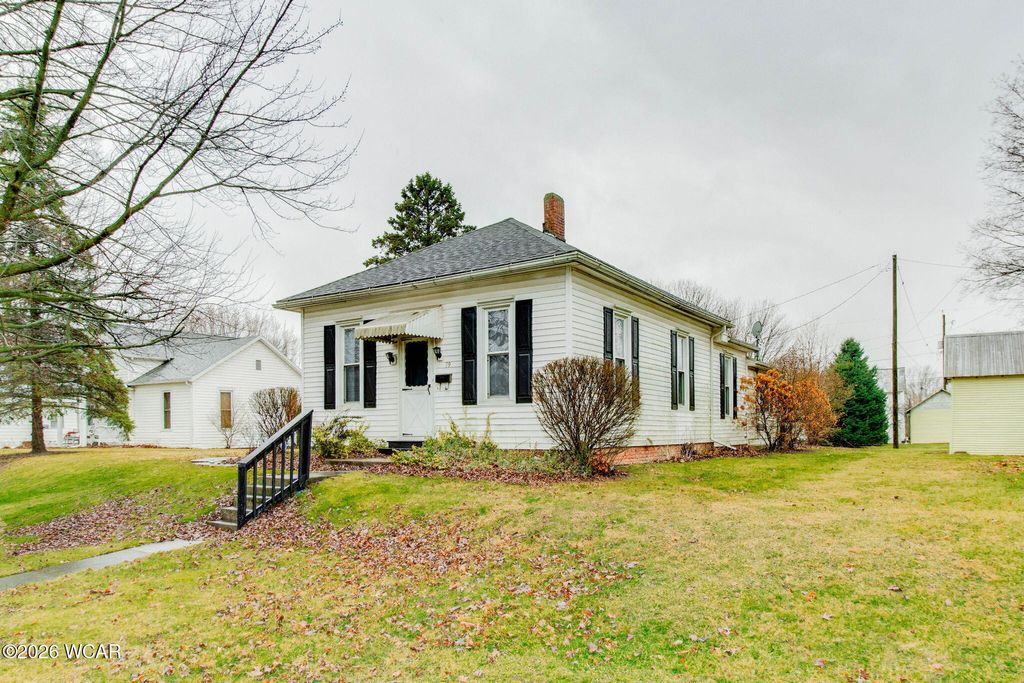 Photo of 79 Broadway Street, Kenton, OH 43326 (MLS # 309608)