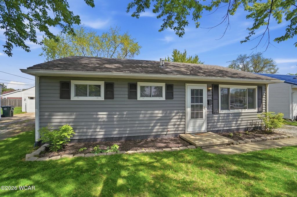 Photo of 1406 Severs Drive, Piqua, OH 45356 (MLS # 310008)