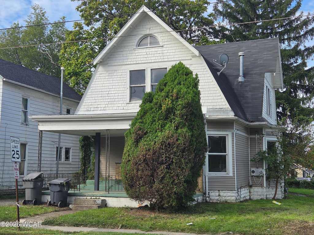 Photo of 431 N Metcalf Street, Lima, OH 45801 (MLS # 311495)