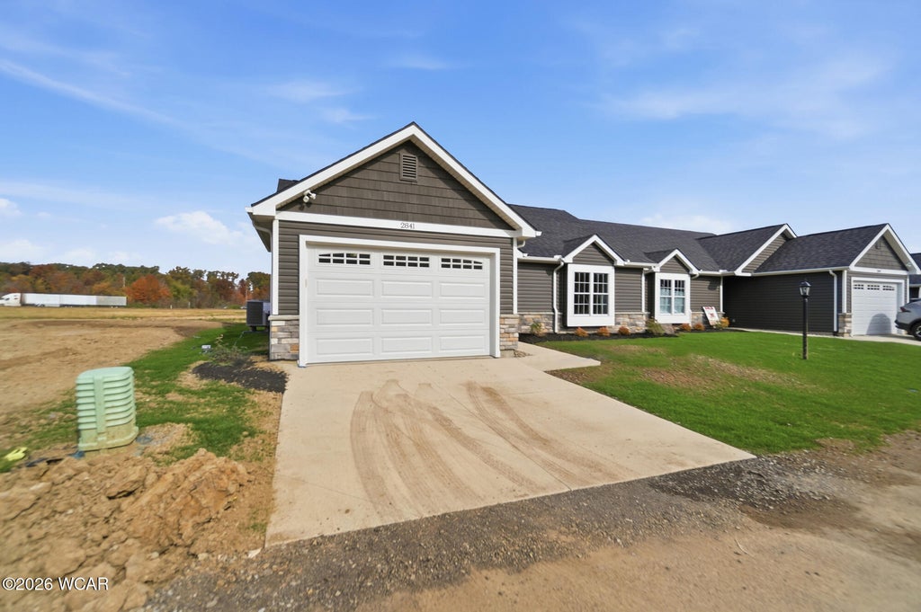 Photo of 2844 Autumn Lake Drive, Lima, OH 45801 (MLS # 311890)
