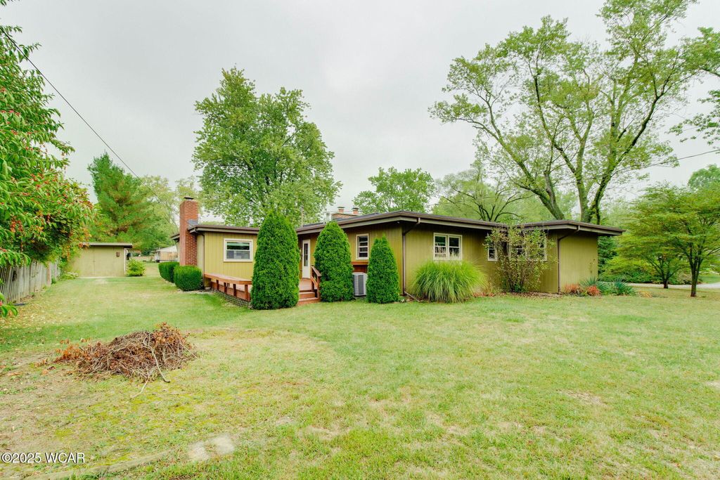 Photo of 1408 Winghaven Drive, Lima, OH 45805 (MLS # 308261)