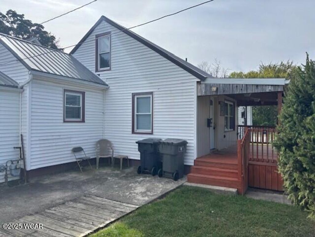 Photo of 600 Dingledine Avenue, Lima, OH 45804 (MLS # 308512)