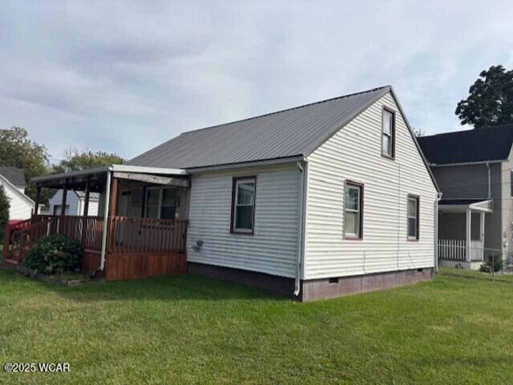 Photo of 600 Dingledine Avenue, Lima, OH 45804 (MLS # 308512)