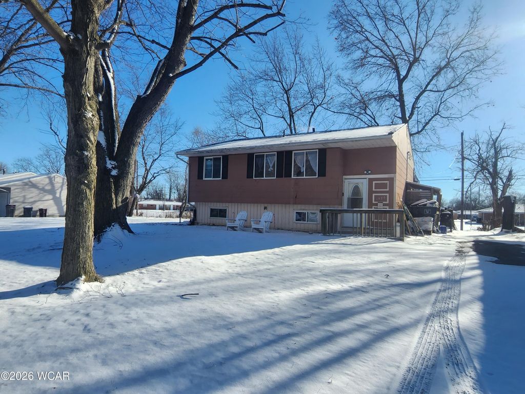 Photo of 1330 Essex Drive Drive, Lima, OH 45804 (MLS # 309217)