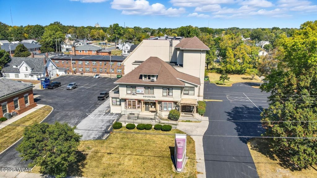 Photo of 916920 W Market Street, Lima, OH 45805 (MLS # 308219)