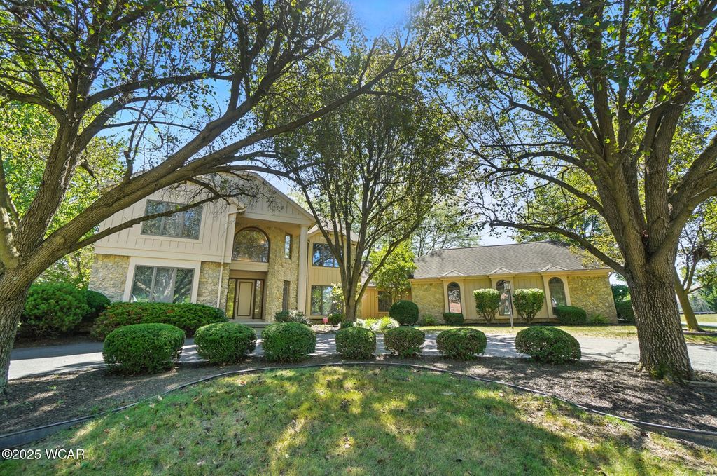 Photo of 845 Atalan Trail, Lima, OH 45805 (MLS # 308092)