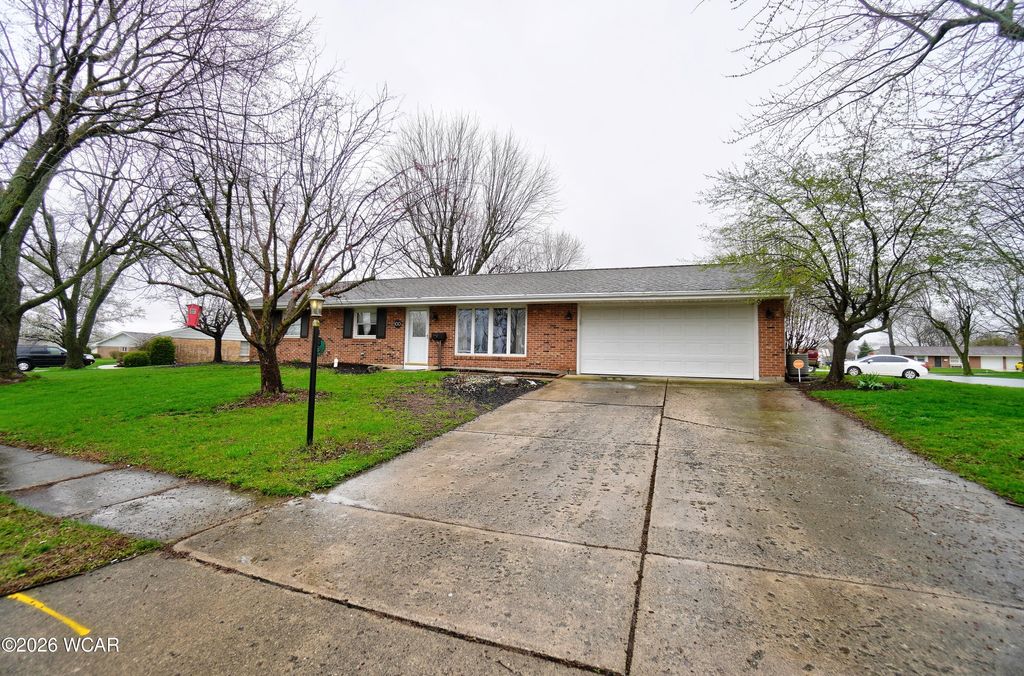 Photo of 100 Burlington Place, Lima, OH 45805 (MLS # 309895)
