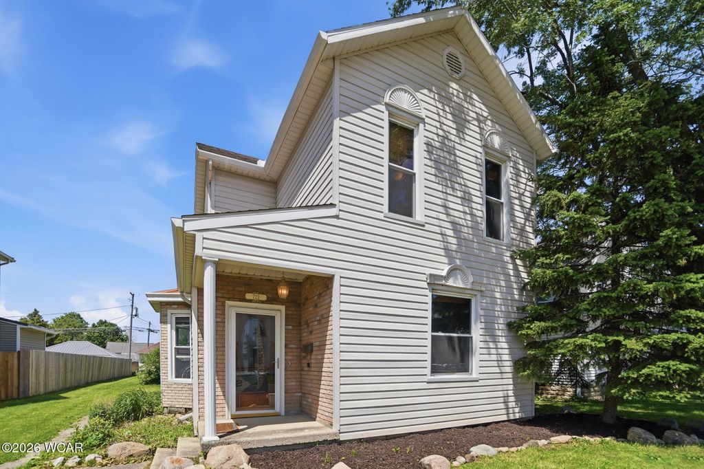 Photo of 722 E Spring Street, Saint Marys, OH 45885 (MLS # 310284)