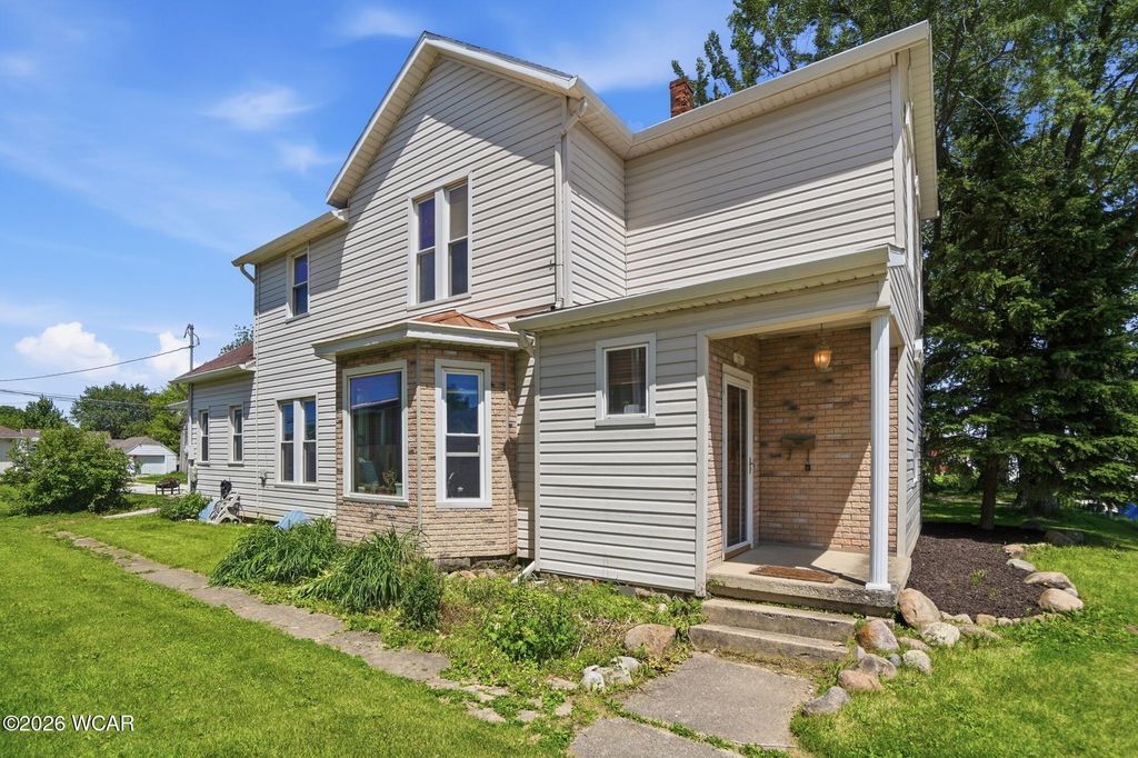 Photo of 722 E Spring Street, Saint Marys, OH 45885 (MLS # 310284)