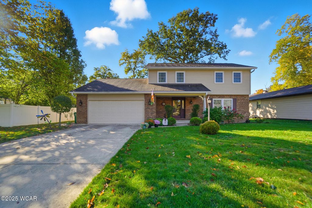 Photo of 704 Bentwood Drive, Lima, OH 45805 (MLS # 308506)