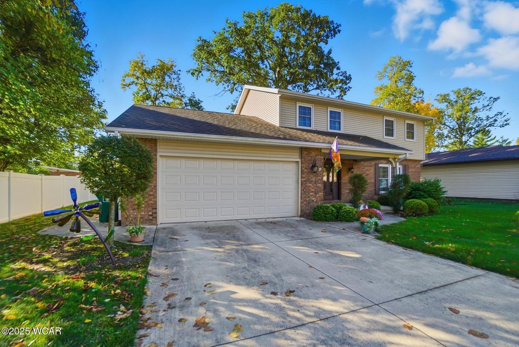 Photo of 704 Bentwood Drive, Lima, OH 45805 (MLS # 308506)