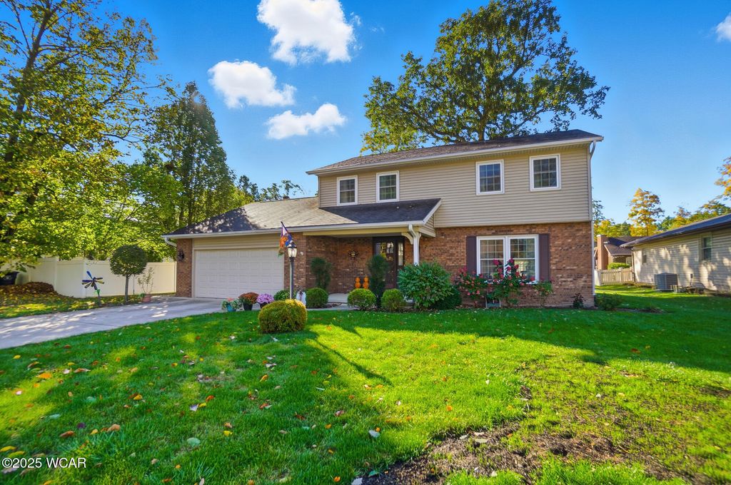 Photo of 704 Bentwood Drive, Lima, OH 45805 (MLS # 308506)