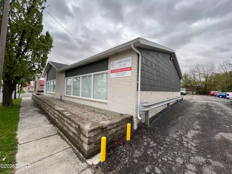 Photo of 1214 Bellefontaine Avenue #B, Lima, OH 45804 (MLS # 307018)