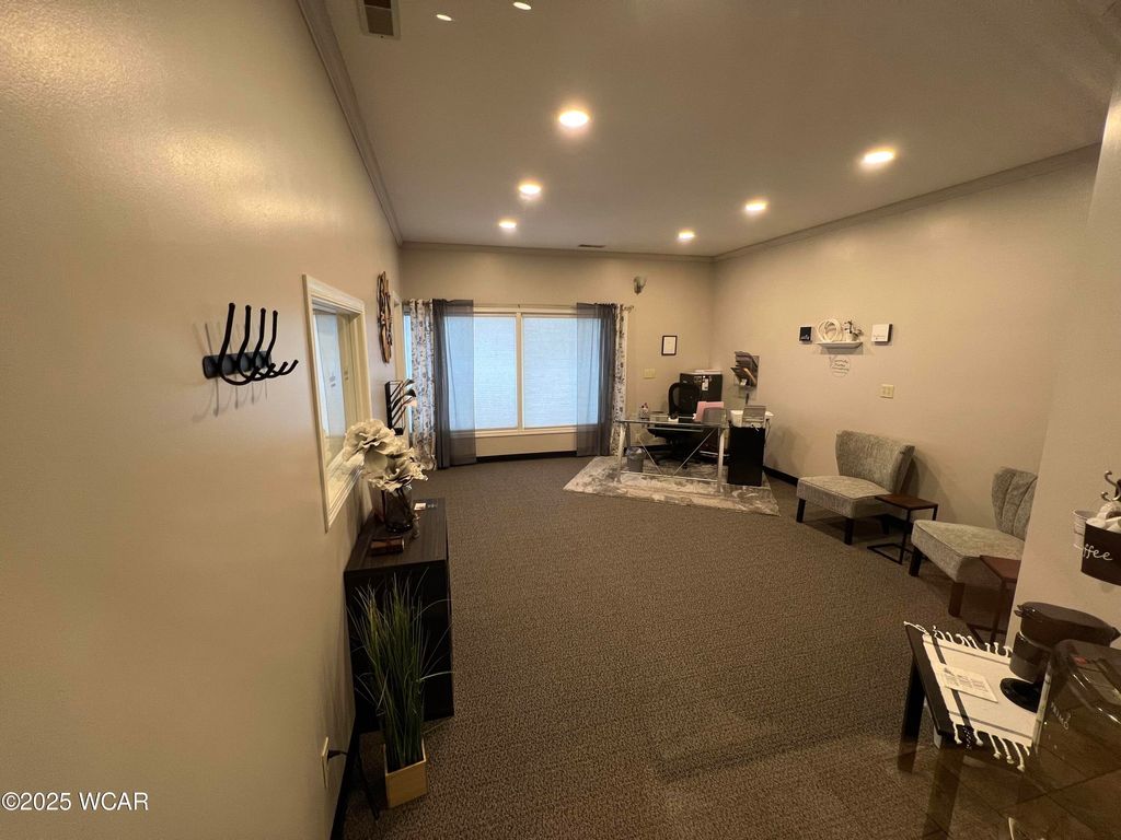 Photo of 1214 Bellefontaine Avenue #B, Lima, OH 45804 (MLS # 307018)