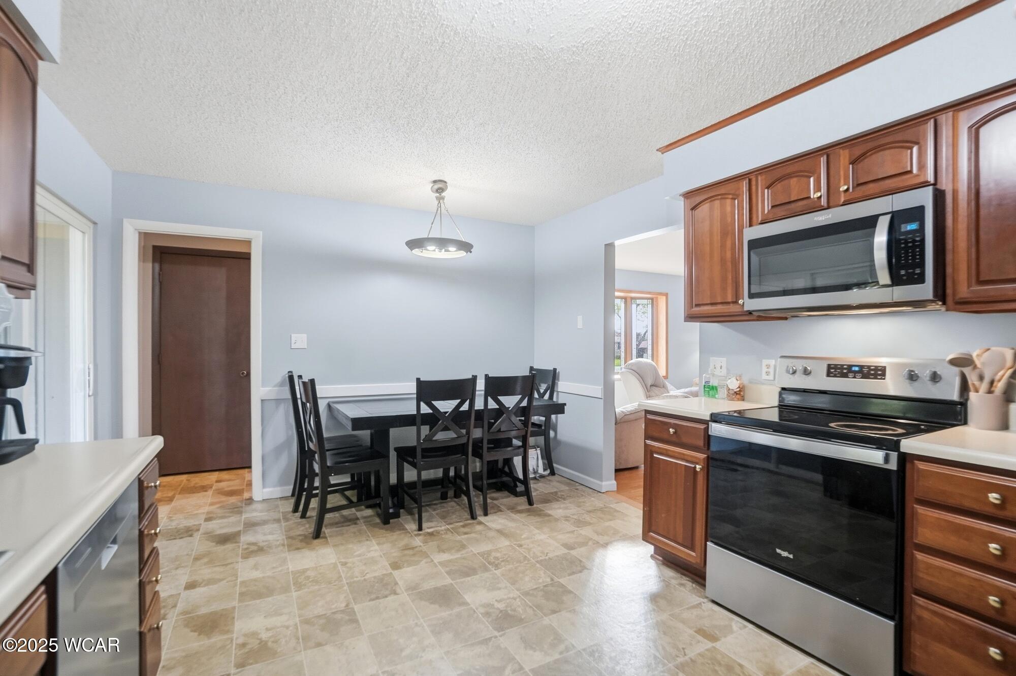 Lima, Ohio 45806, United States, 3 Bedrooms Bedrooms, ,2 BathroomsBathrooms,Residential,Active,238398