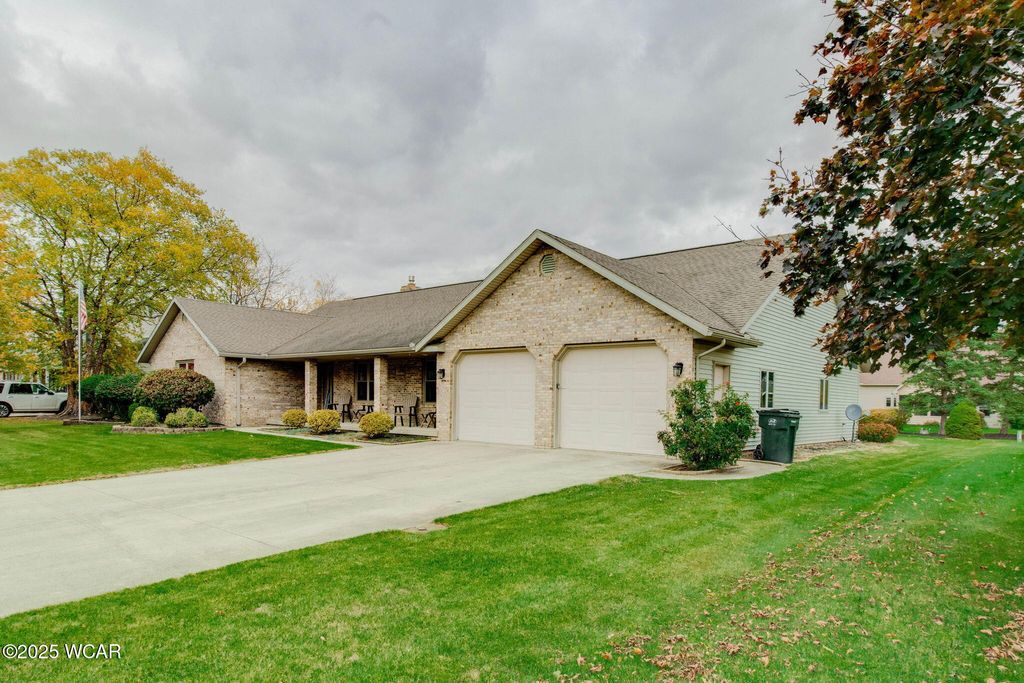 Photo of 2048 Morning Glory Drive, Lima, OH 45807 (MLS # 308647)