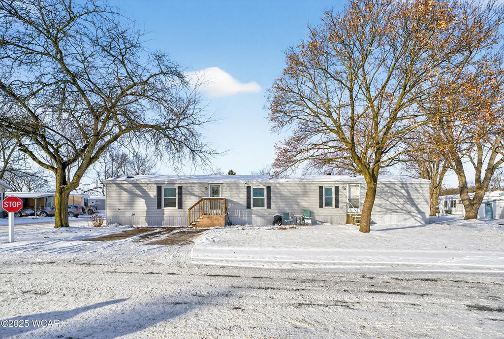 Photo of 932 Skye Drive Drive, Findlay, OH 45840 (MLS # 309064)